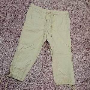 ✨ Last Call-Free w/ Purchase ✨Joe Fresh Capris